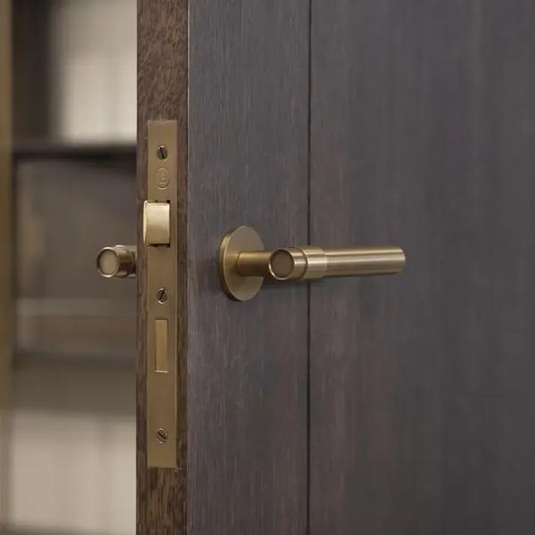 Montgomery Lever (LV1108) & Orange Latch (LA1155) in Mid Antique Brass Waxed - MABW