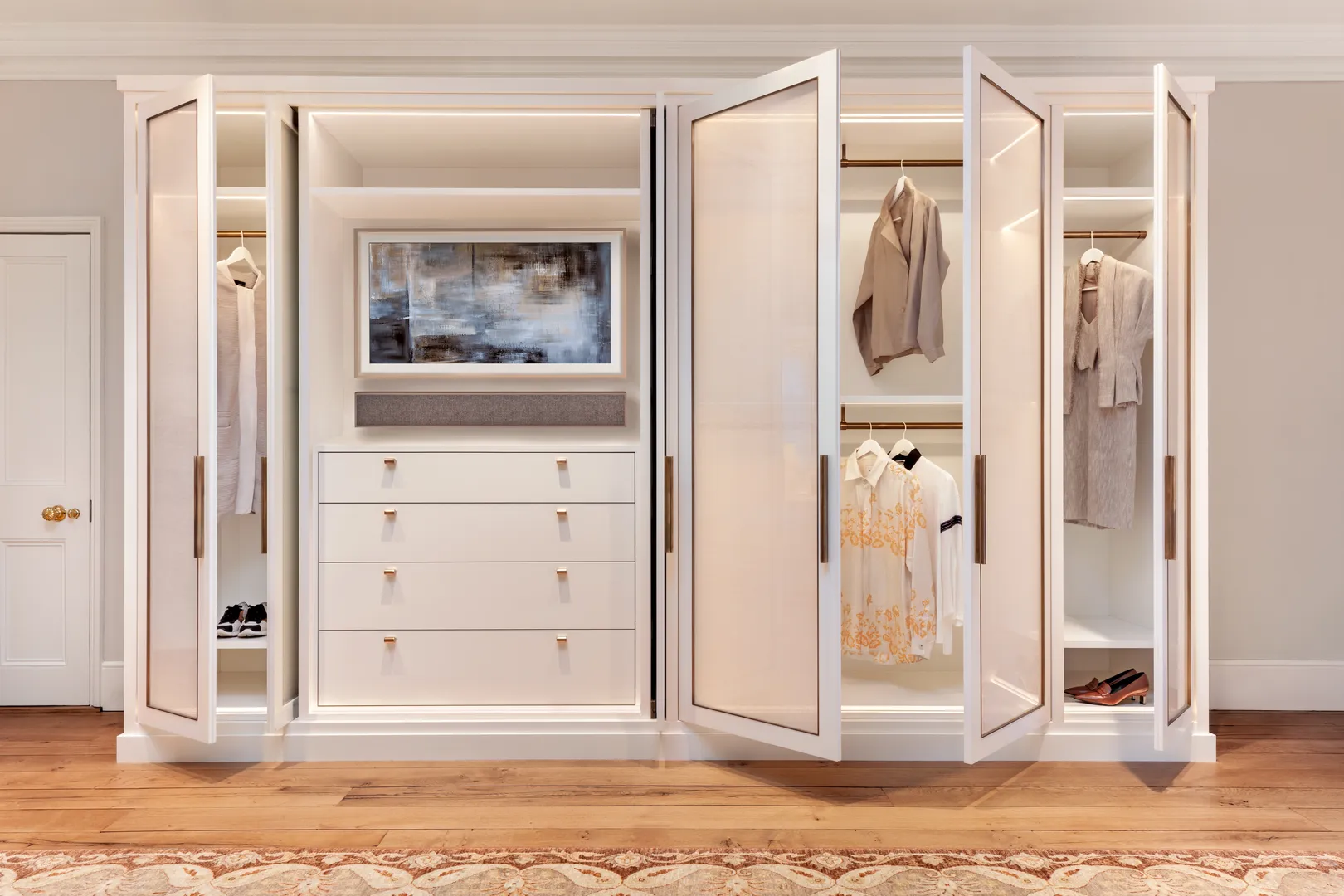 Dressing Room - Wardrobes with Fonteyn Cabinet Pull (CP1119), Fonteyn Cabinet Handle (CH1085) & Round Hanging Rail (HR1004) in Mid Antique Brass Waxed - MABW