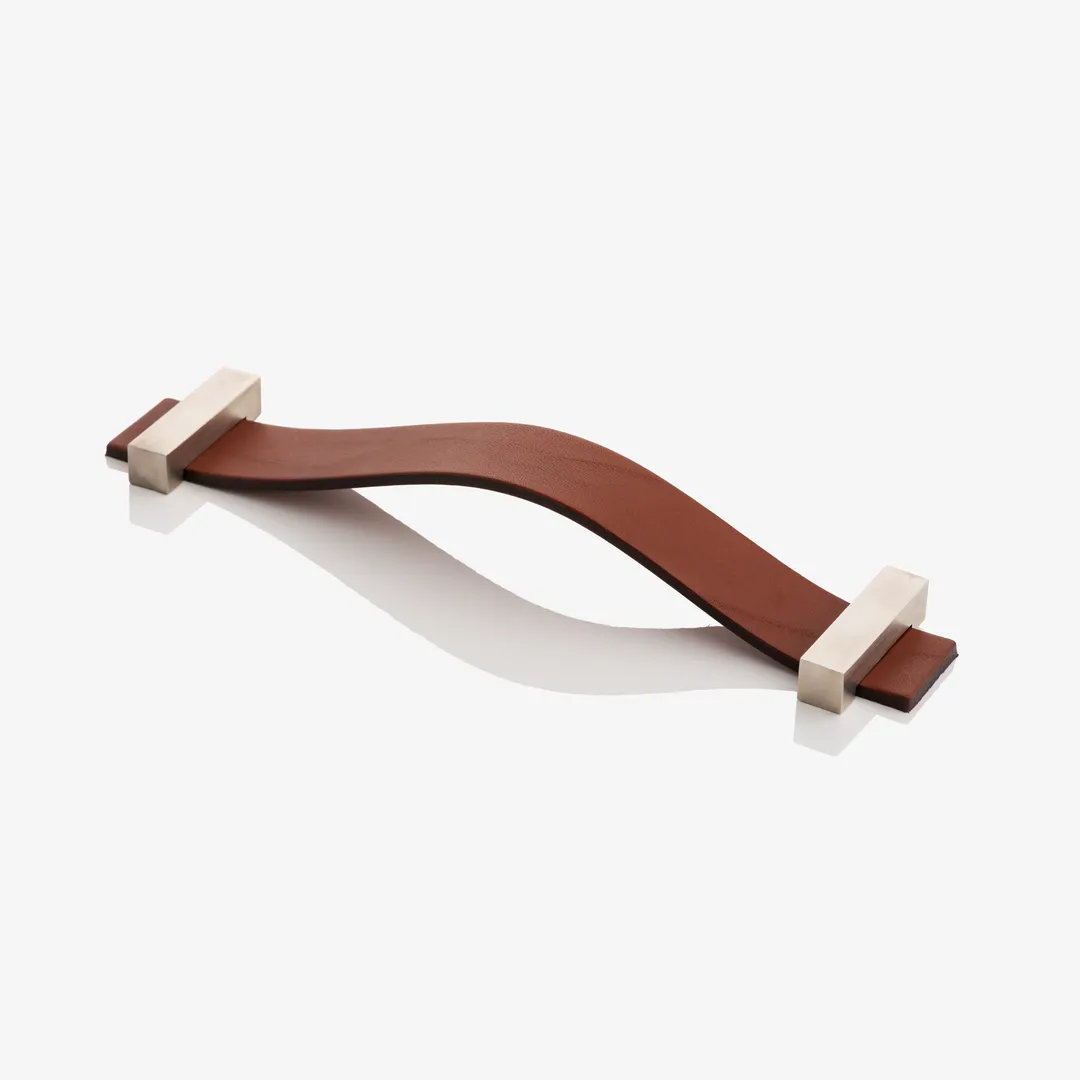 Jesse II Bridle Leather & Cabinet Pull