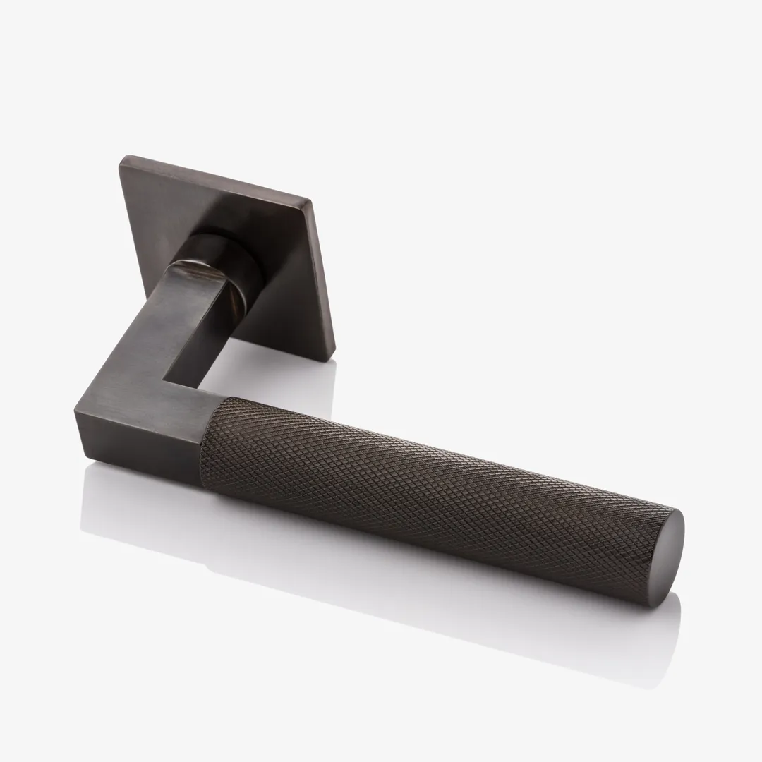 Ashworth II Knurled Lever Handle