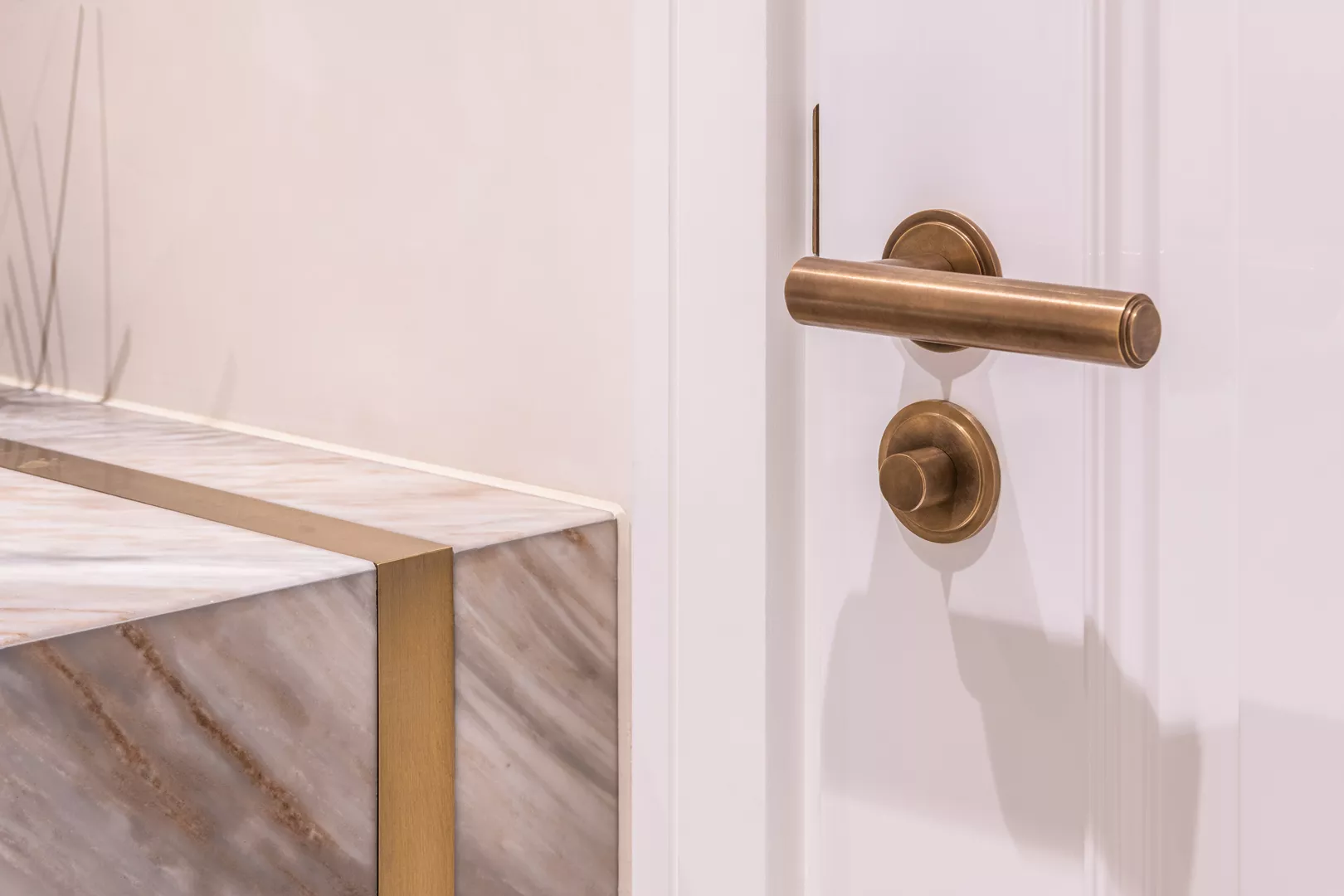 15 Bryanston Square - Bathroom with Bartlett Lever (LV1058) & Barrel Privacy Turn (TT1058) in Mid Antique Brass Waxed - MABW