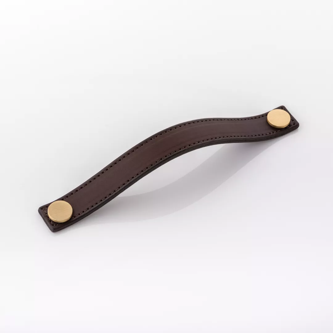 Sefton Cabinet Handle (CH1019) in Brushed Brass Waxed and Dark Brown Leather on a white background