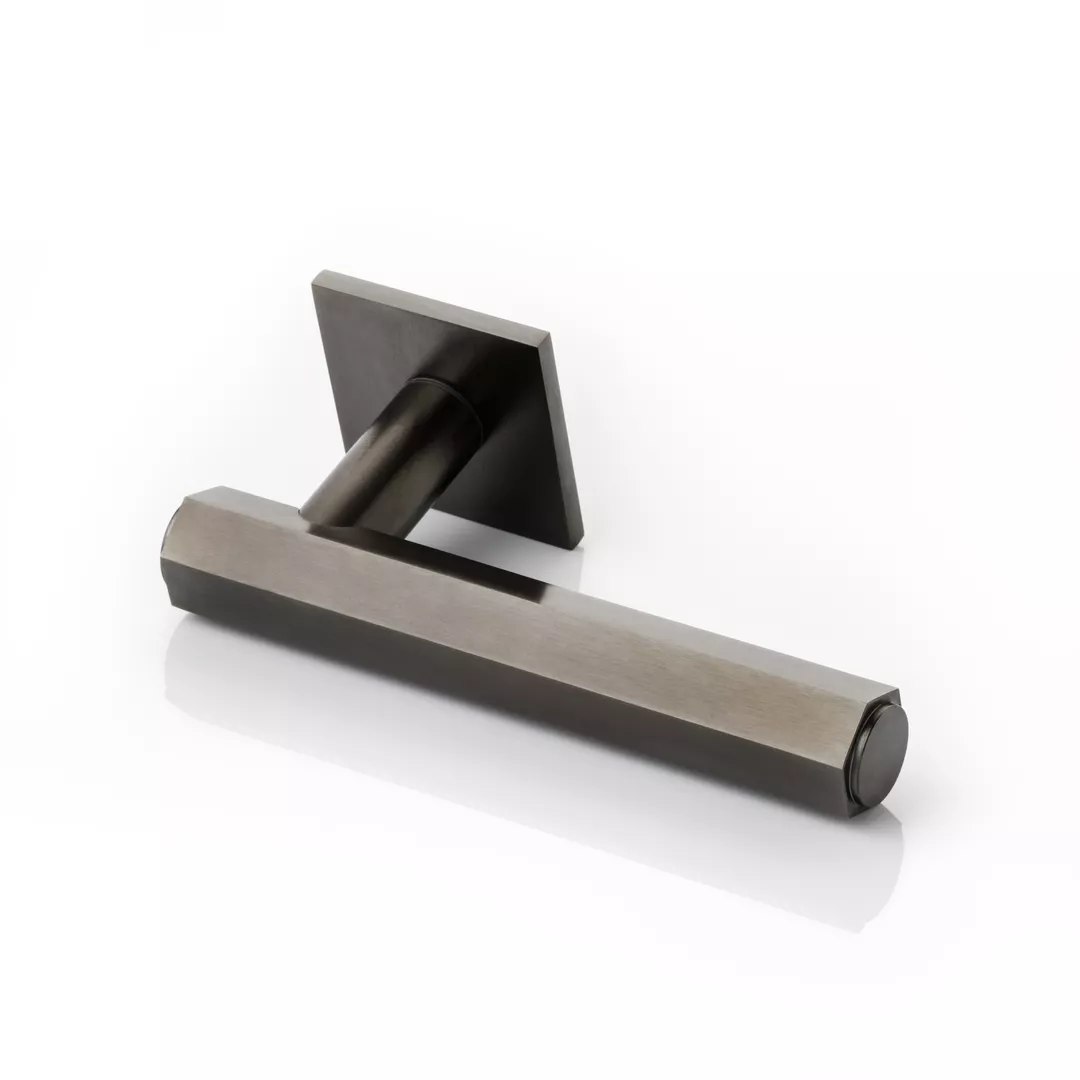 Web_version-Theodore-II-Lever-