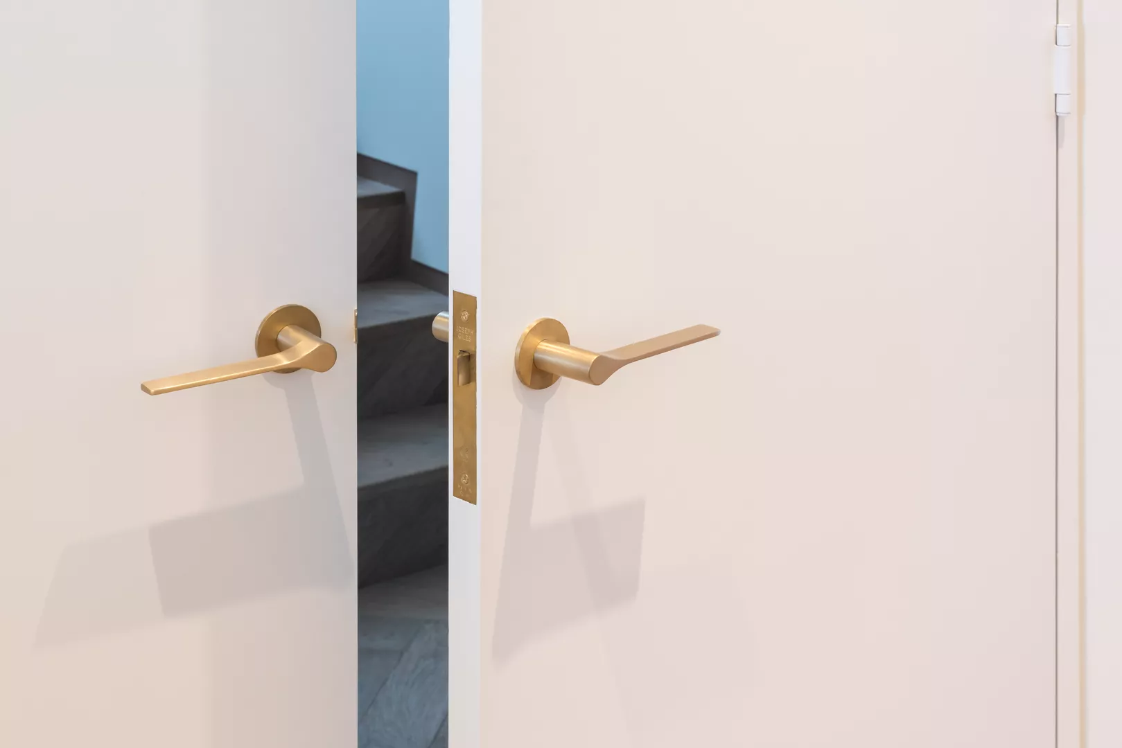 10 Hill Road - Double Doors with Fonteyn Lever (LV1045) in Brushed Brass Waxed - BBW