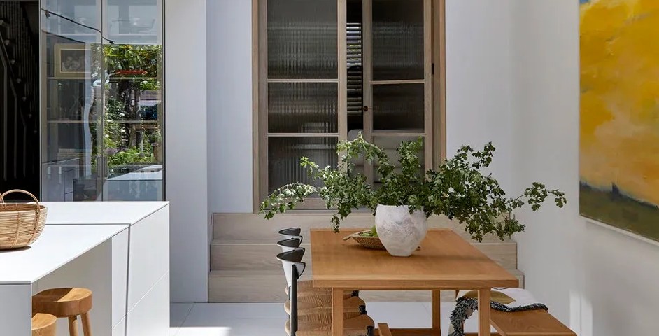 Wandsworth House - Dining Room with Fonteyn Lever Handle (LV1045) in Mid Antique Brass Waxed - MABW