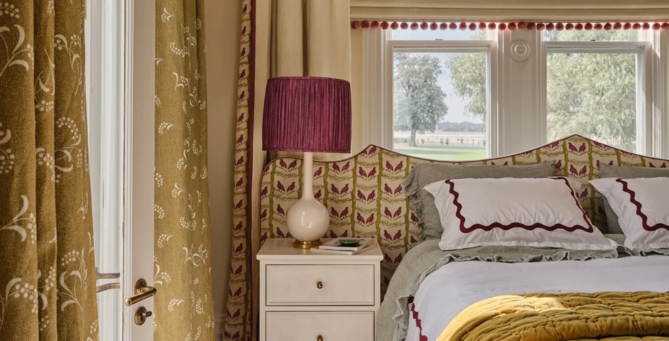 Warrnambool House – Bedroom with Darlington Lever (LV1158) in Mid Antique Brass Waxed - MABW