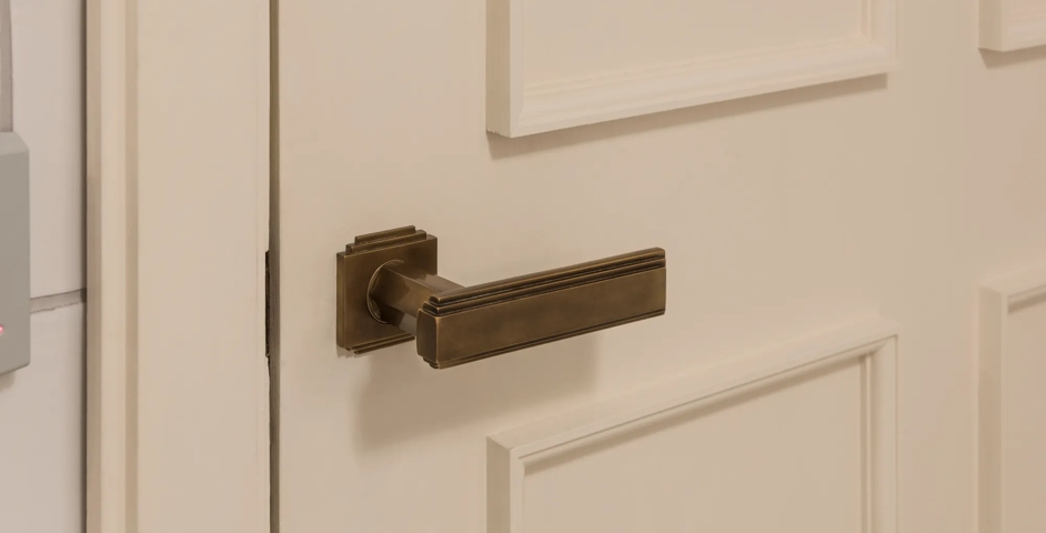Beaverbrook - Bathroom with Dewhurst (LV1052) in Mid Antique Brass Waxed - MABW