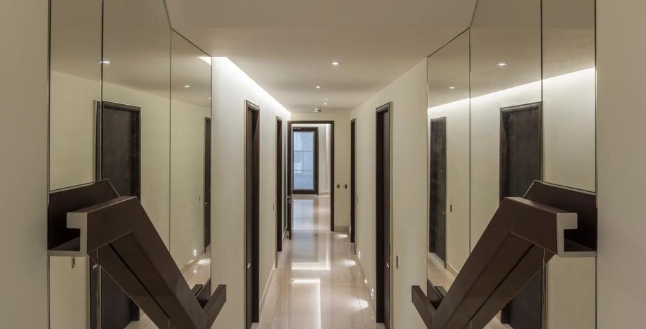 77 South Audley Street - Hallway with Dewhurst Lever (LV1050) in Polished Nickel - PN