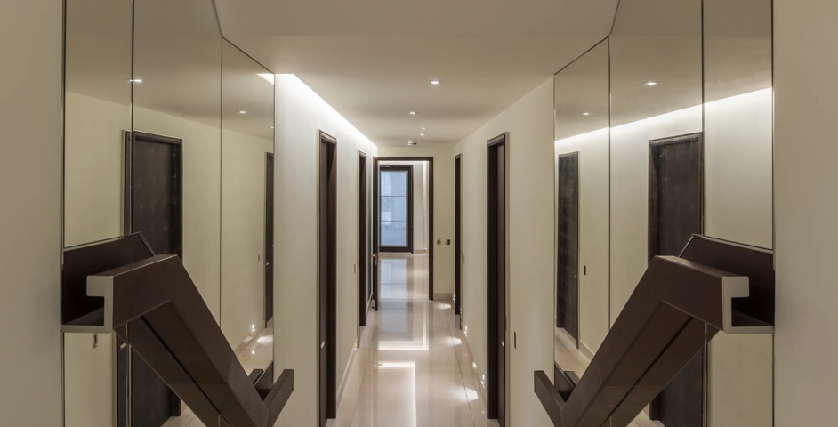 77 South Audley Street - Hallway with Dewhurst Lever (LV1050) in Polished Nickel - PN