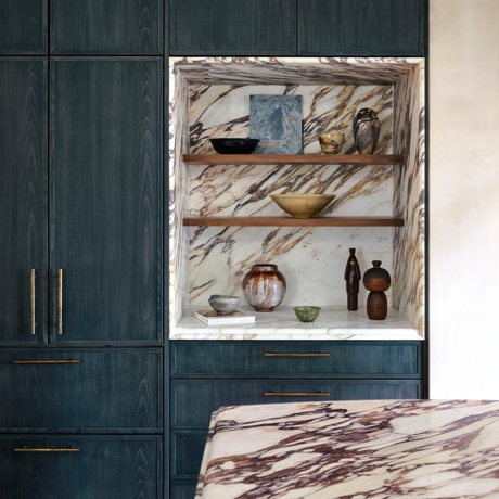 Bay House - Kitchen with Rolled & Hammered Cabinet Handle (CH1012) in Mid Antique Brass Waxed - MABW (+brochure license)