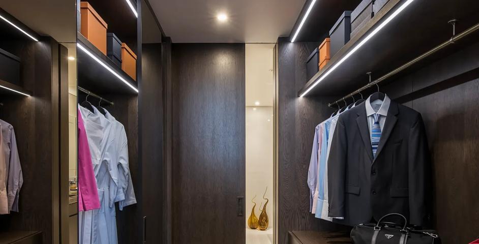 5-6 Connaught Place - Dressing Room with Recessed Pull Handle (SF1049) in Dark Bronze Waxed - DBZW