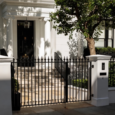 De Vere House (Victoria Road) - Front Façade
