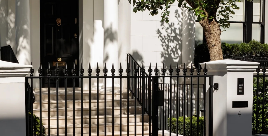 De Vere House (Victoria Road) - Front Façade