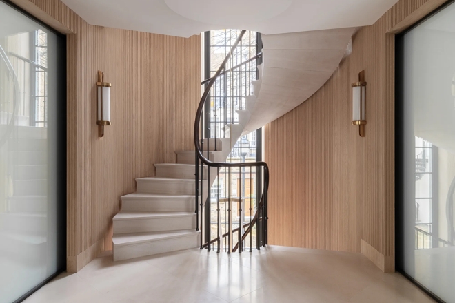 Mayfair Coach House (30 Hays Mews) - Staircase