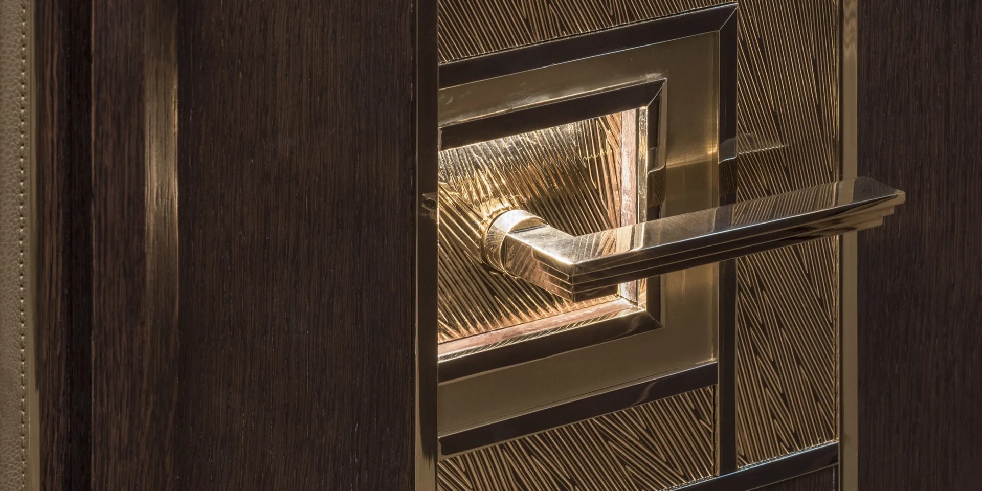 77 South Audley Street - Close Up of Bespoke Drayton Lever (LV1090) in Almond Gold