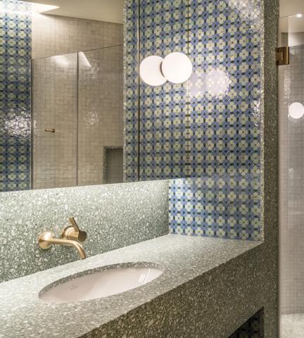 St Goar Cottage - Bathroom with Ashworth II Lever (LV1094), Release (RL1019), Arnold Glass Shower Door Knobs (BA1004) & Glass Shower Door Hinge (HG1047) in Mid Antique Brass Waxed - MABW