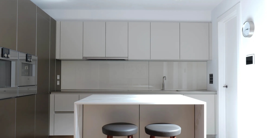 Marylebone Home (18 Portman Close) - Kitchen with Wedge Lever Handle (LV1005) in Dark Bronze Waxed - DBZW