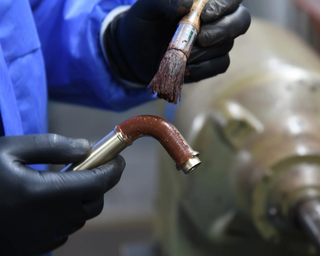 Ceramic - Applying Mid Antique Brass Finish to Darlington Lever