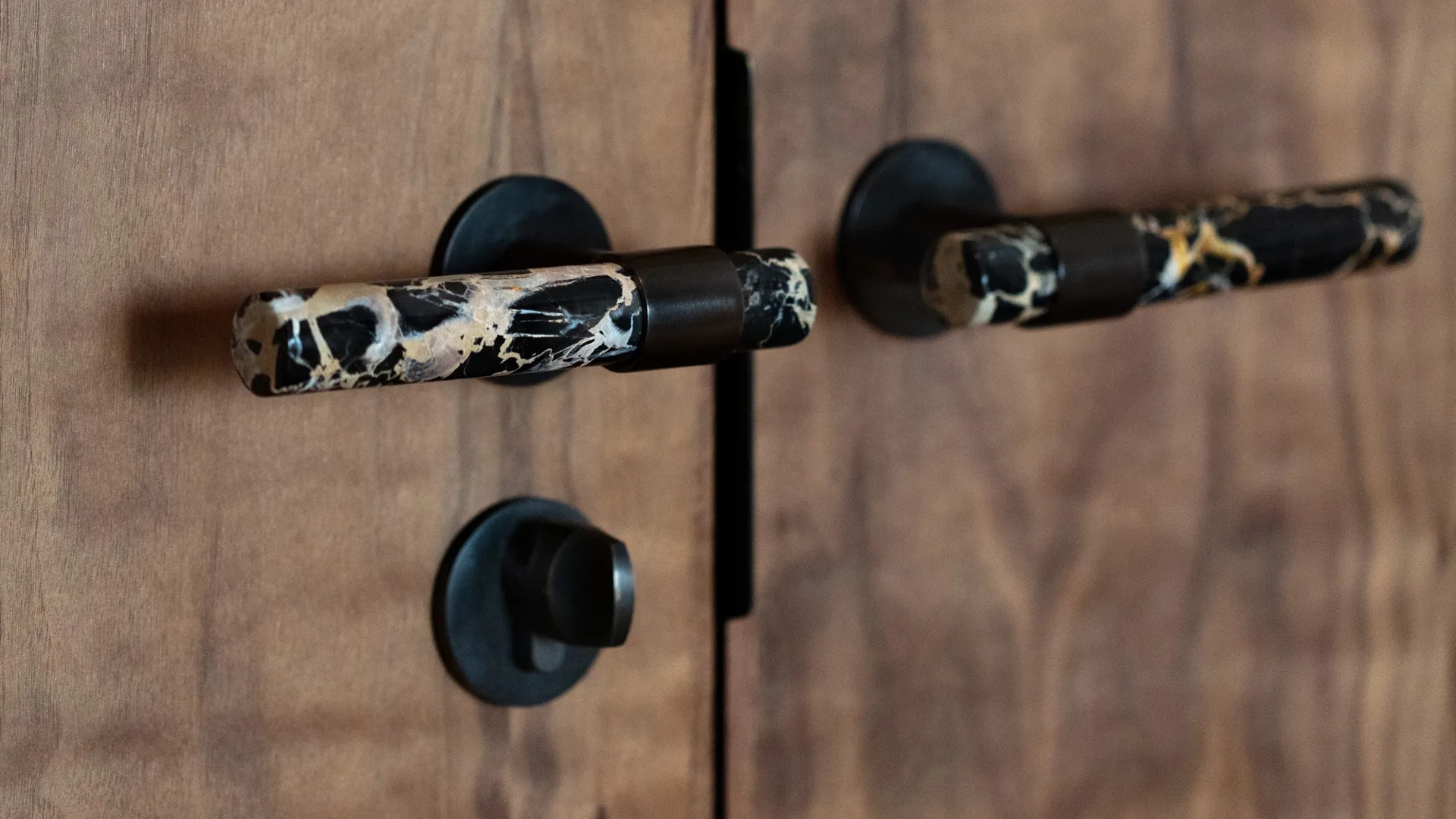 Sugar Quay - Hallway with Collett Lever Handles (LV1096) in BPM & DBZW - Blog Crop