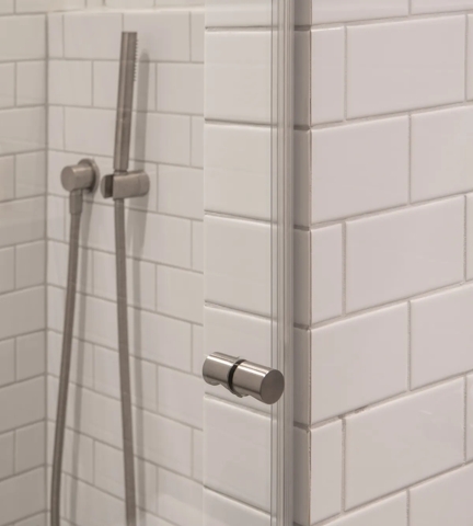 9-10 Northumberland Place - Bathroom with Arnold Glass Shower Door Knobs (BA1004) in Brushed Nickel - BN