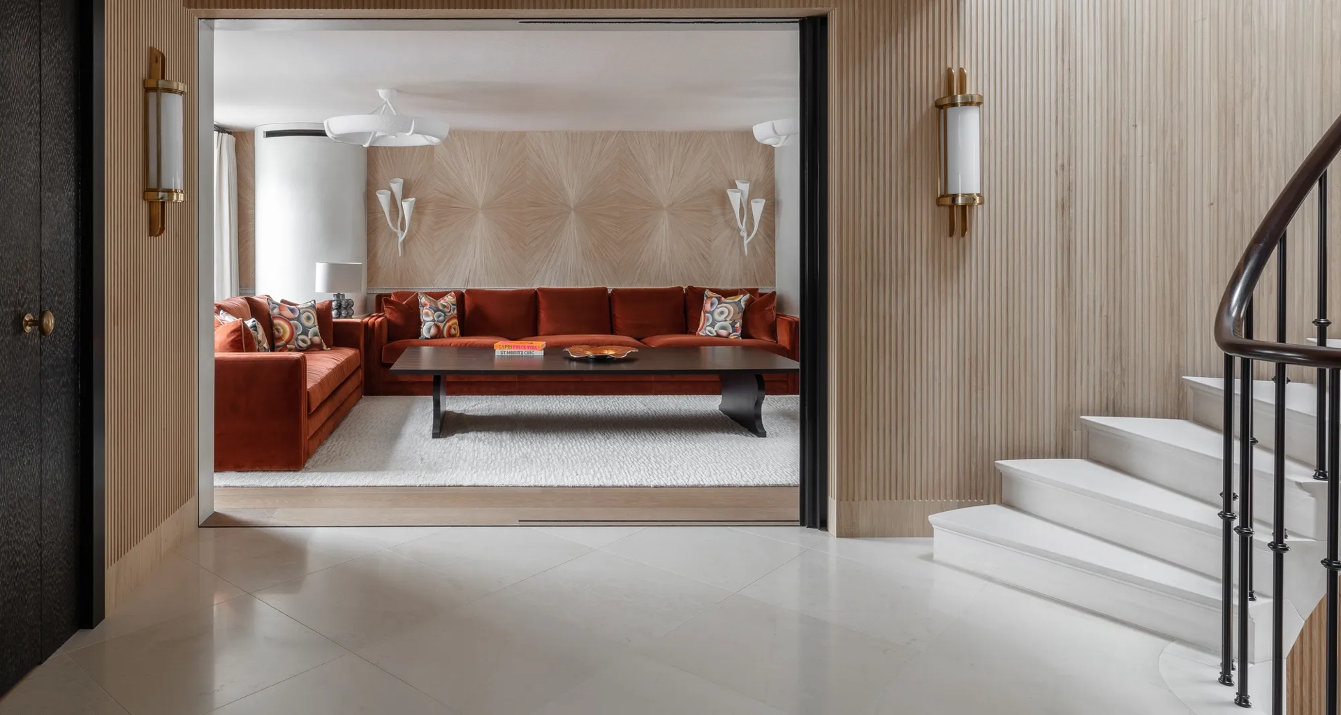 Mayfair Coach House (30 Hays Mews) - Living Room with Albert Door Knob (DK1061) in Mid Antique Brass Waxed - MABW