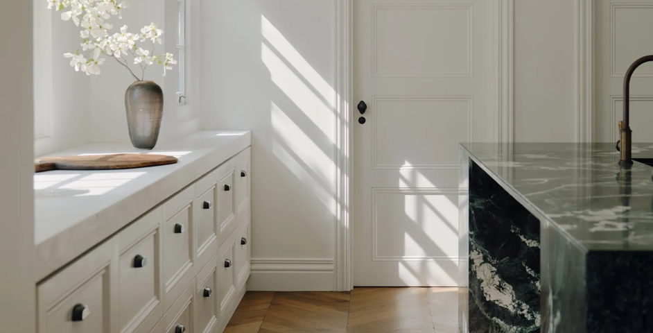 The Lookout (Web Resolution) – Kitchen Portrait View with Fentiman Door Knob (DK1060) and Buxton Cup Cabinet Handle (CH1106) in Dark Bronze Waxed - DBZW
