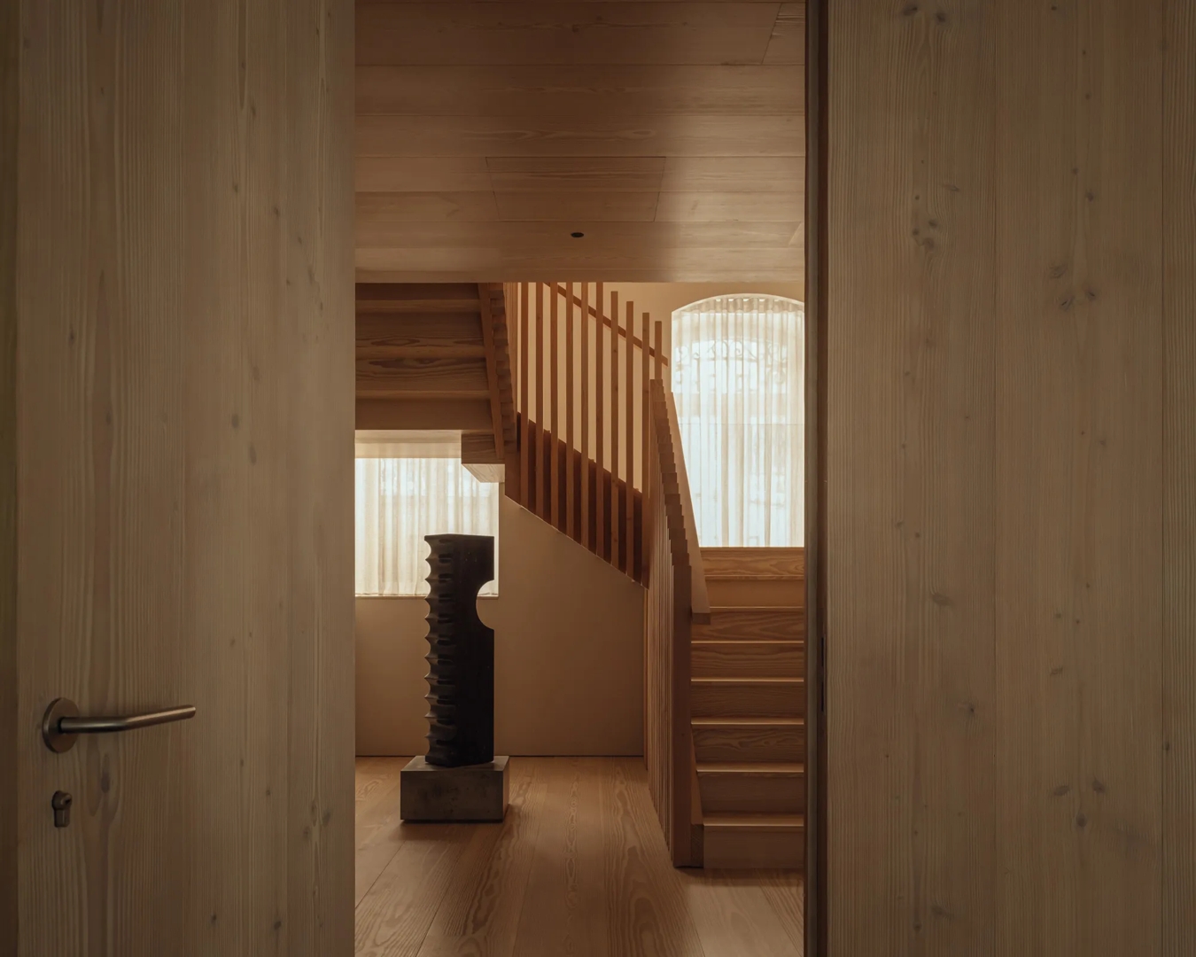 Salitre, Lisbon – Hallway with McLean Quinlan Bespoke Lever in Brushed Brass Waxed - BBW