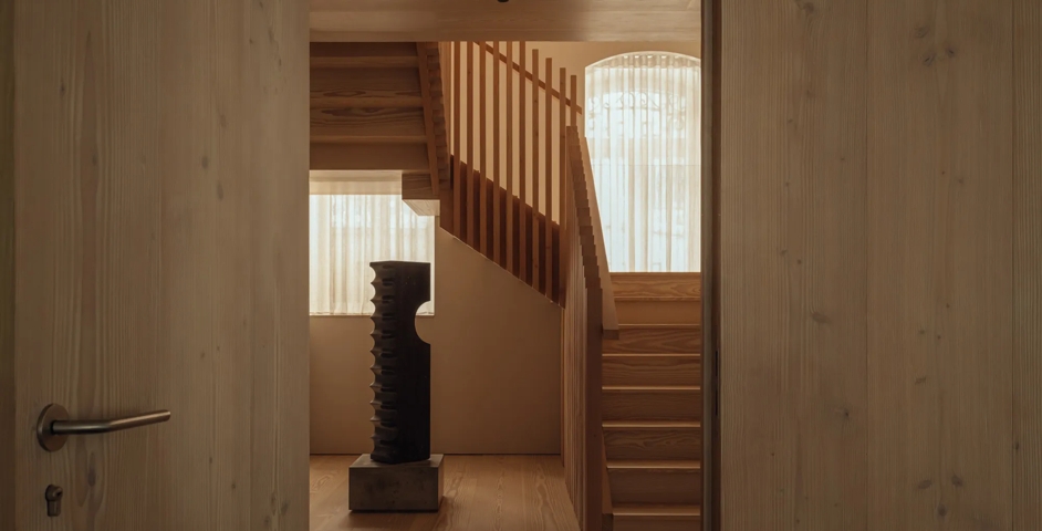 Salitre, Lisbon –  Hallway with McLean Quinlan Bespoke Lever in Brushed Brass Waxed - BBW