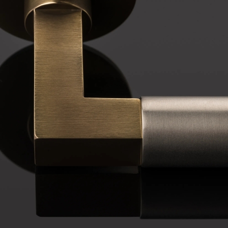 Ashworth Lever (LV1086) in Mid Antique Brass Waxed and Brushed Nickel
