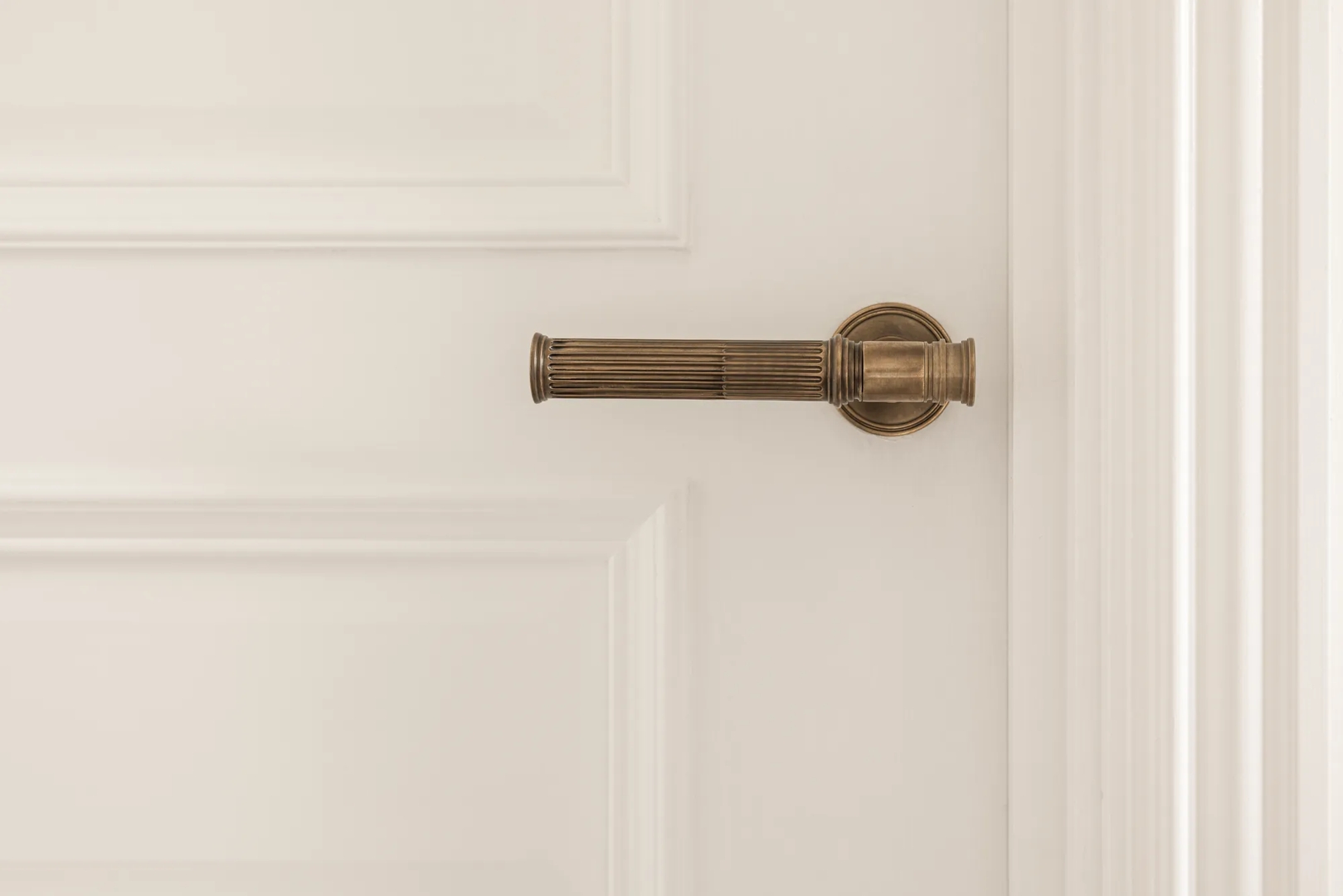 Hamilton in-situ shots. Georgian Surrey property (flipped version)