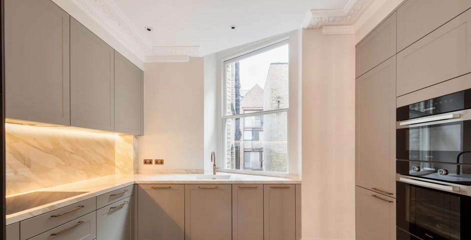 Montague Mansions - Kitchen with Ashworth Cabinet Handles (CH1072) in Mid Antique Brass Waxed - MABW