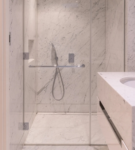 15 Bryanston Square - Bathroom with Arnold Towel Rail & Glass Shower Door Knob (BA1013) in Polished Chrome - PC