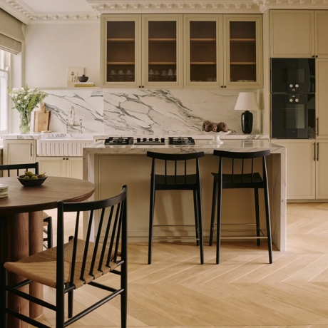 Hampstead Pied a Terre - Kitchen with Huntingford Cabinet Handle (CH1070) & Huntingford Cabinet Pull (CP1104) in Dark Bronze Waxed - DBZW