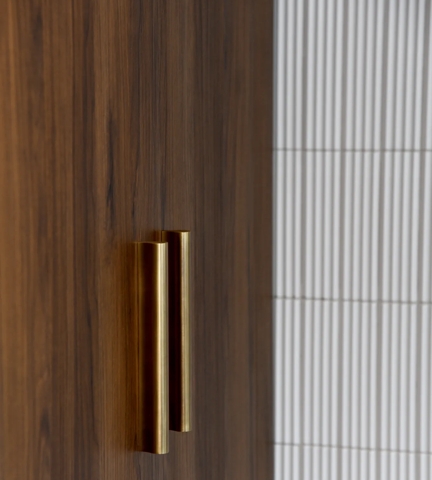 Fridge Doors with Fonteyn Cabinet Handles (CH1085) in Mid Antique Brass Ceramic - CMAB