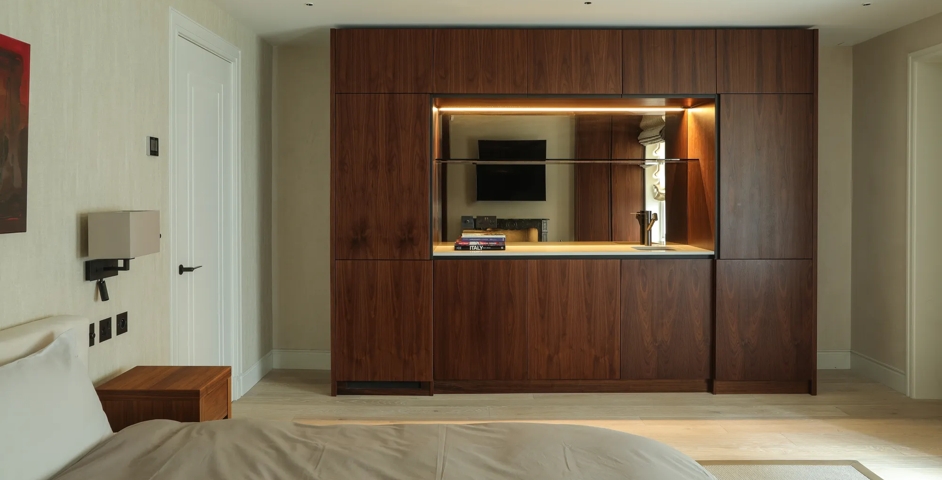 Walpole, Chelsea - Bedroom with Fonteyn Lever (LV1045) in Dark Bronze Waxed - DBZW