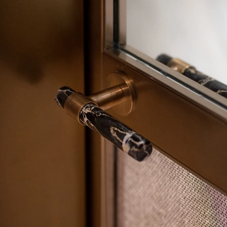 Grande la Demuere - Bathroom with Collett Marble Lever Handle (LV1096) in Black Portoro - BPM & Mid Antique Brass Waxed - MABW