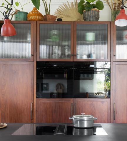 Papilio Kitchen with Hurleigh Cabinet Handle (CH1054) & Cabinet Pull (CP1005) in Dark Bronze Waxed - DBZW