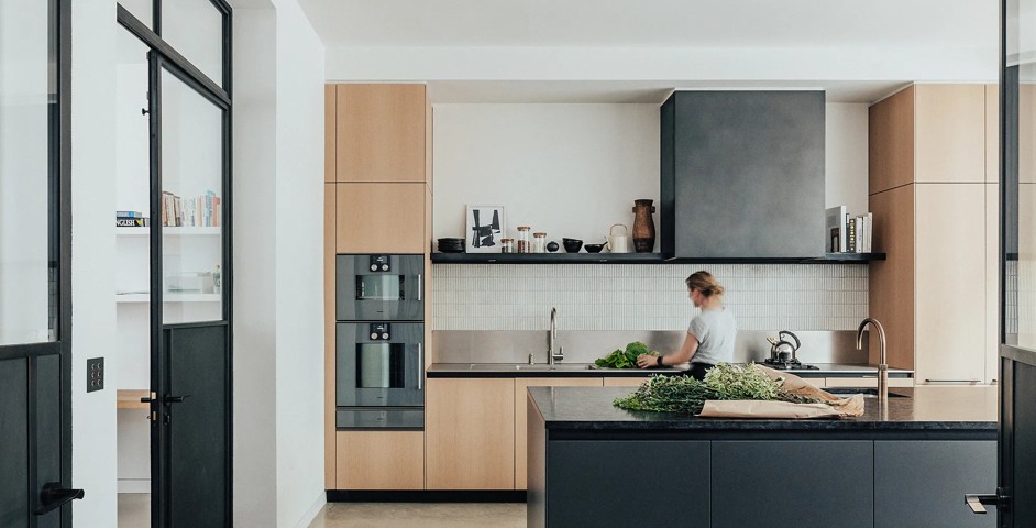 Lightwell House - Kitchen with Fonteyn Lever (LV1045) in Dark Bronze Waxed - DBZW on steel doors with spacer (SP13499)