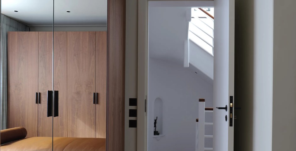 Marylebone Home (18 Portman Close) - Dressing Room with Wedge Cabinet Handle (CH1086) & Wedge Lever Handle (LV1005) in Dark Bronze Waxed - DBZW