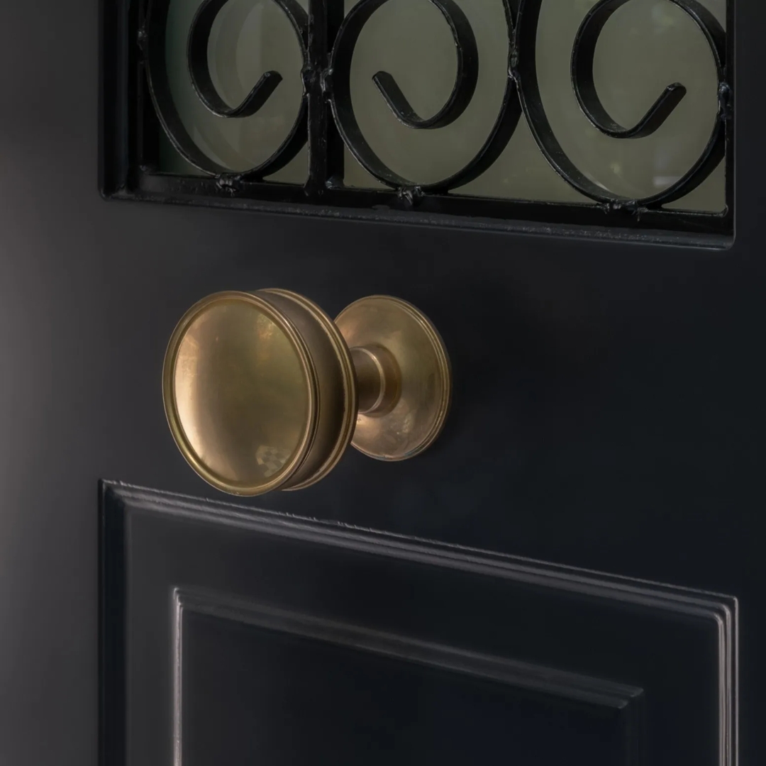 15 Bryanston Square - Entrance Door with Huntingford Statement Entrance Door Pull (ED1039) in Mid Antique Brass Waxed - MABW