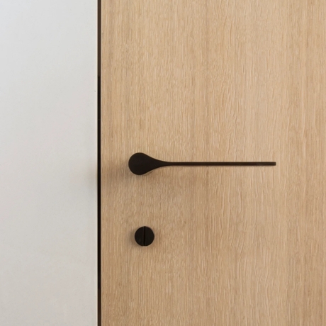 Mayfair Mews House - Landing with Fonteyn Lever with minimalist rose (LV1149) & Release with minimalist rose (RL1028) in Dark Bronze Waxed - DBZW