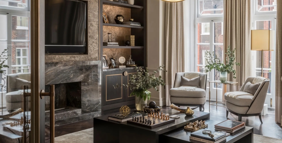 2-9 Green Street - Lounge with Bespoke Montgomery Door Pull (SP10586) & Semi Circular Hammered Cabinet Handle (CH1082) in Mid Antique Brass Waxed - MABW