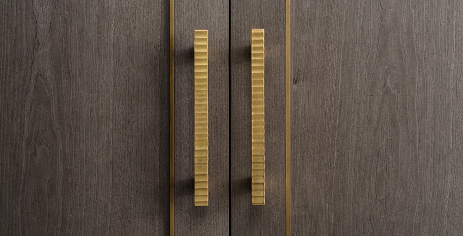 Belgravia Apartment Bedroom Joinery with Harlyn Cabinet Handle (CH1083) in Brushed Brass Waxed - BBW