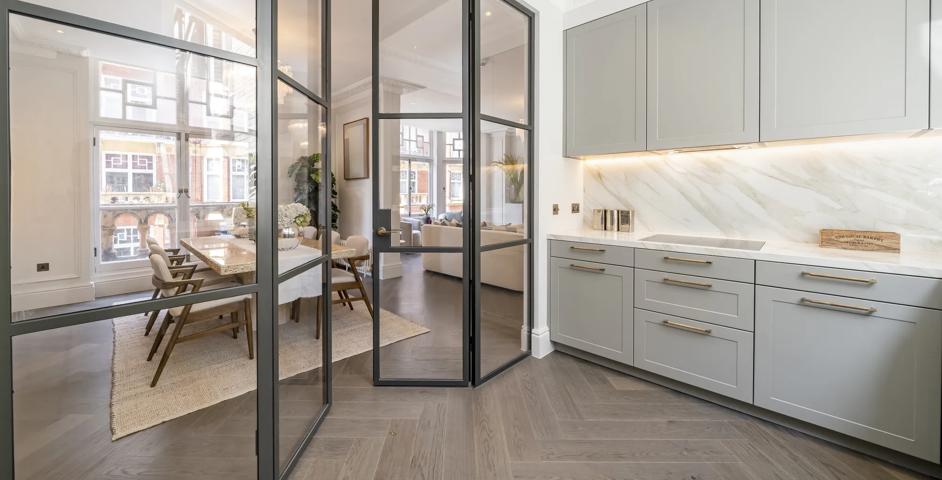 Montague Mansions - Kitchen & Dining with Fonteyn Lever (LV1045) & Ashworth Cabinet Handles (CH1072) in Mid Antique Brass Waxed - MABW