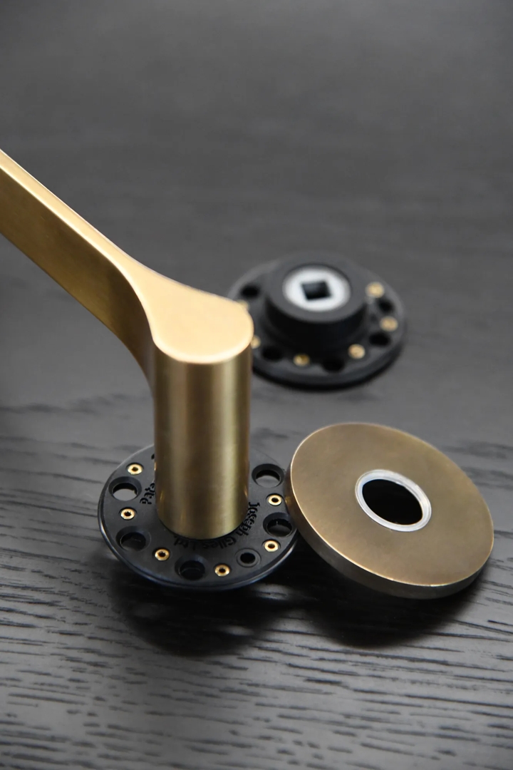 New Sprung Rose with Fonteyn Lever (LV1045) in Brushed Brass Waxed - BBW