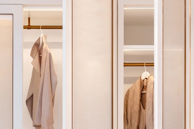 Dressing Room - Wardrobes with Fonteyn Cabinet Handles (CH1085), Round Hanging Rail (HR1004) & Support Bracket (HR1008) in Mid Antique Brass Waxed - MABW
