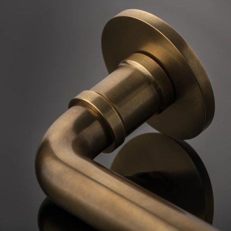 Clerke Lever (LV1169) in Mid Antique Brass Waxed - MABW.jpg