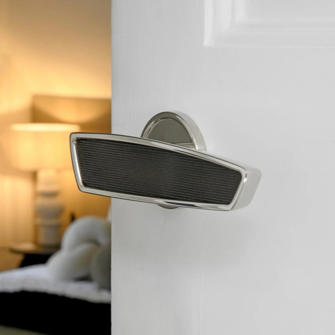 Mount Lever (LV1227) in Dark Bronze Waxed and Polished Chrome
