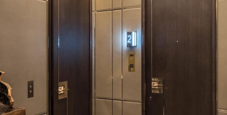 77 South Audley Street - Reception with Bespoke Drayton Lever (LV1090) in Almond Gold