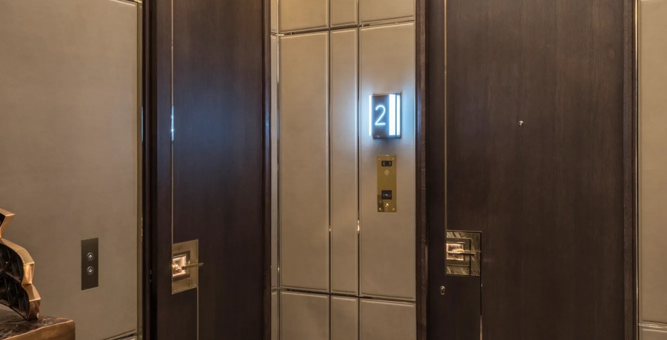 77 South Audley Street - Reception with Bespoke Drayton Lever (LV1090) in Almond Gold